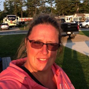 Meet your Posher, Lori